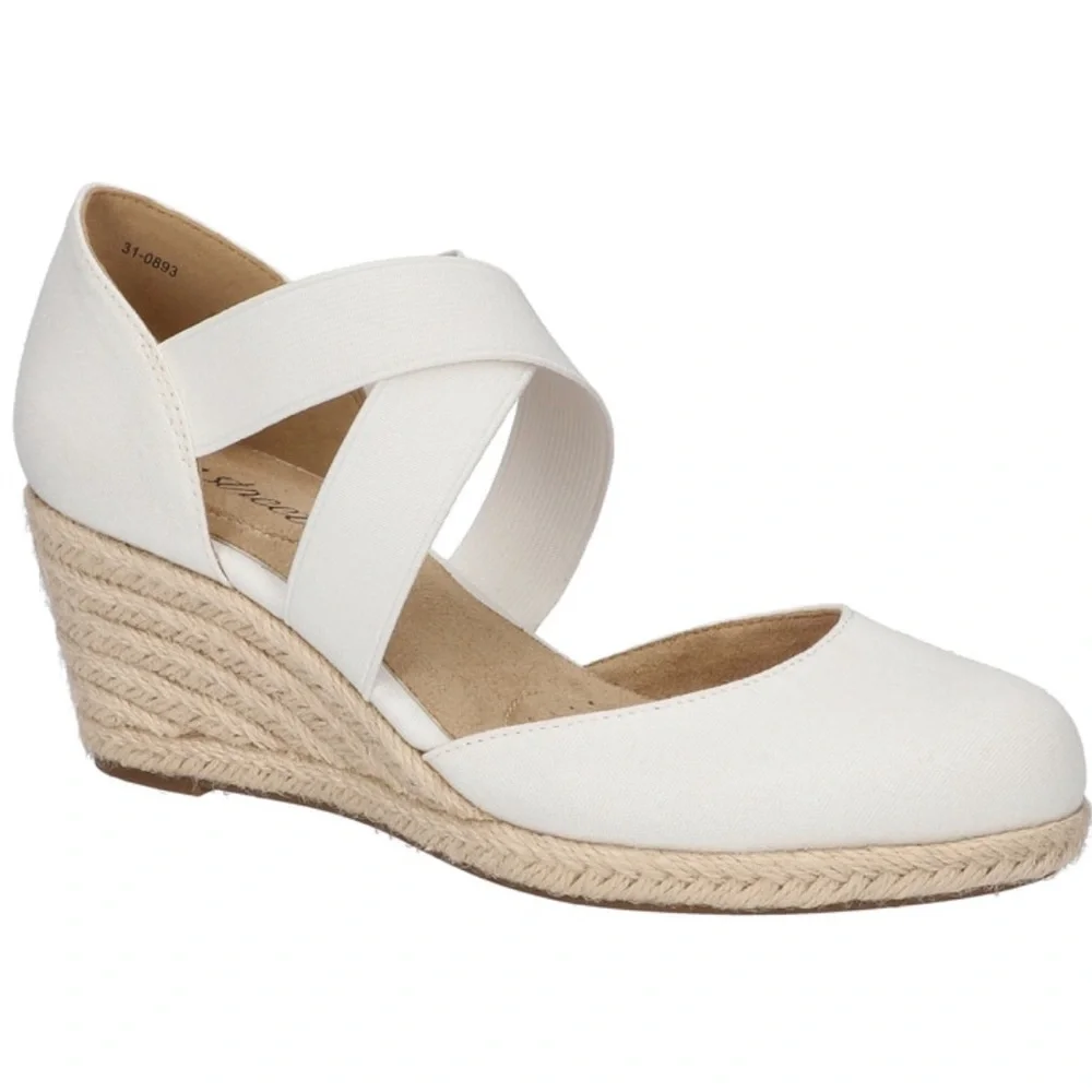 Easy Street Pari Espadrille Wedges. Size: 10W. Color: White